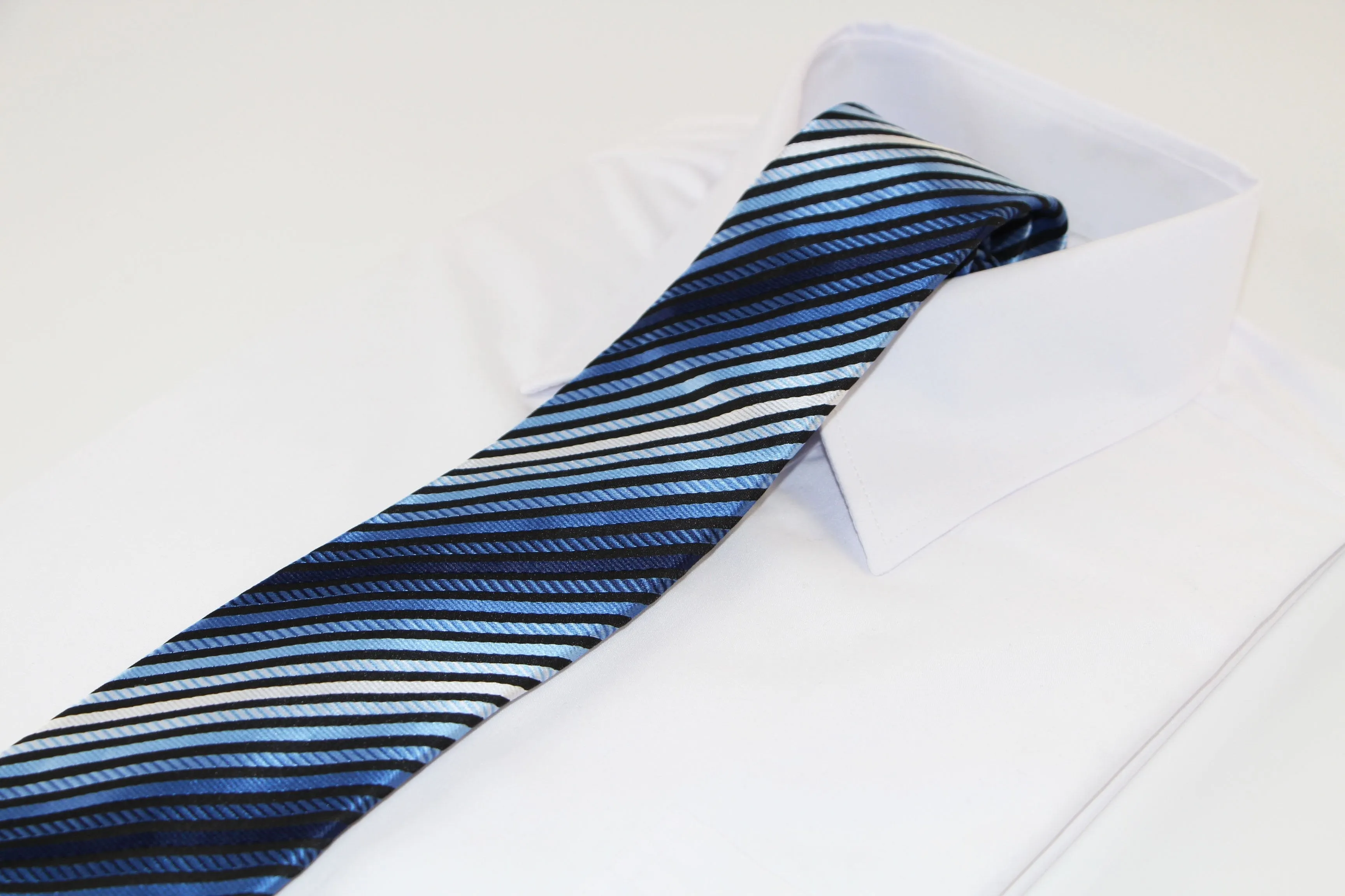 Mens Shades Of Blue Striped Patterned 8cm Neck Tie