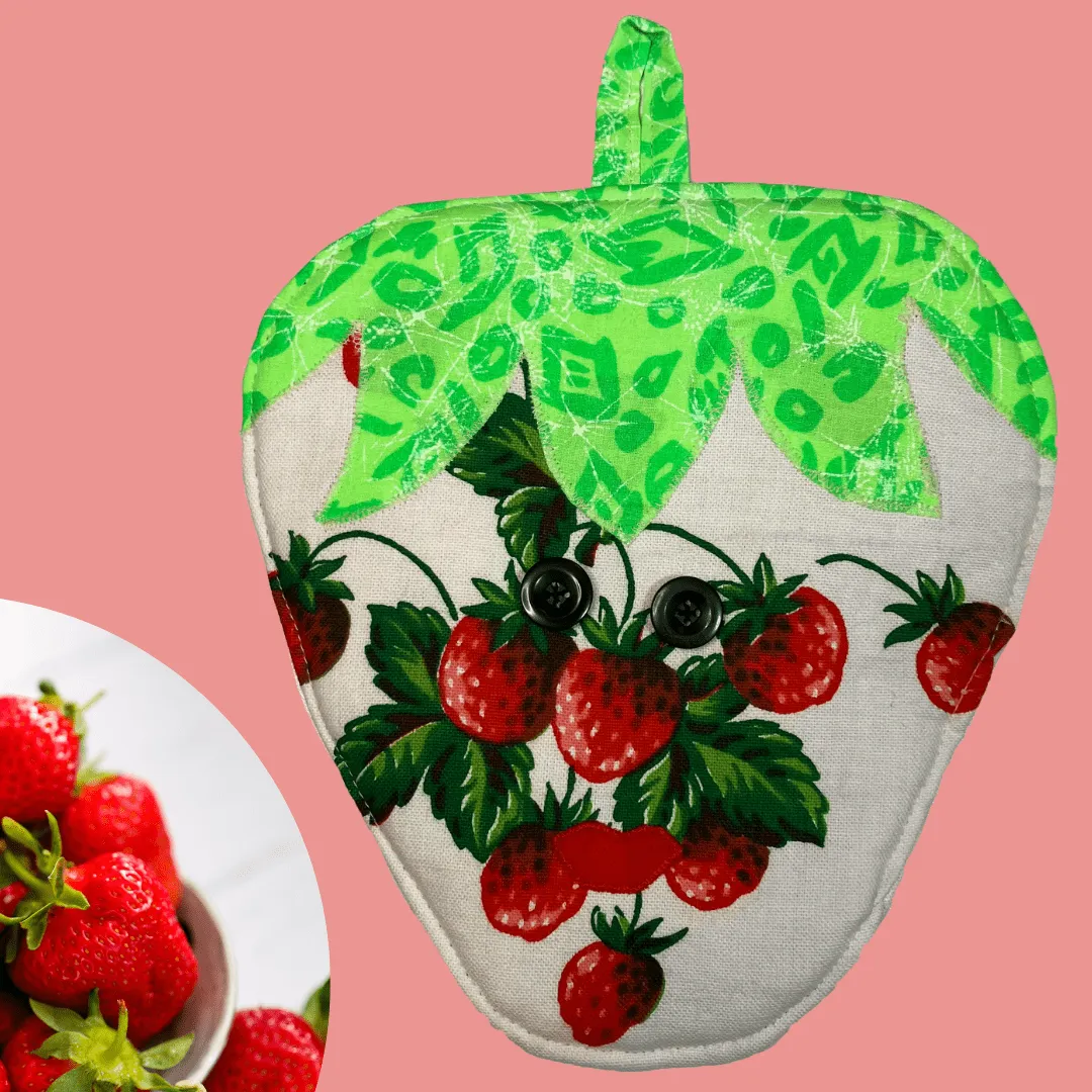 Strawberry-Shaped Potholder with Adorable Face: Sweeten Your Kitchen Decor!